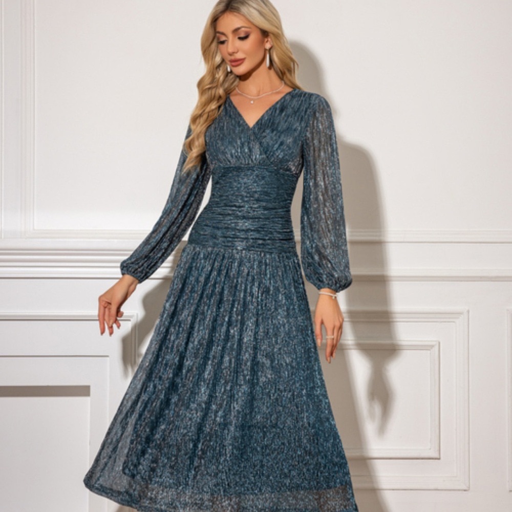 Beautiful 🌸 NWT JJ’s fit & flare, v-neck, evening, mother of the bride dress.